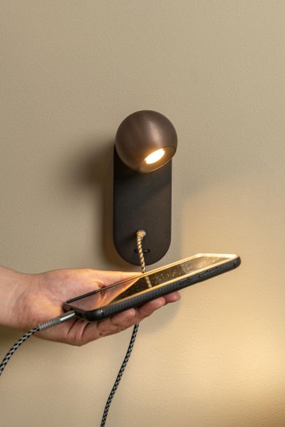 Lucide MONTANA - Wall light - LED - CCT - 1x6,3W 2700K/4000K - With USB charging point - Coffee - Premium
